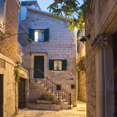 Διαμέρισμα Old Center Stone House