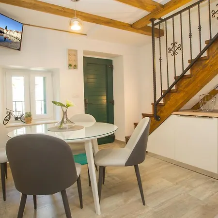 Old Center Stone House Apartman Split
