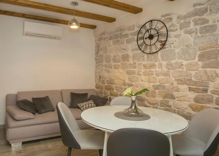 Old Center Stone House Apartman Split