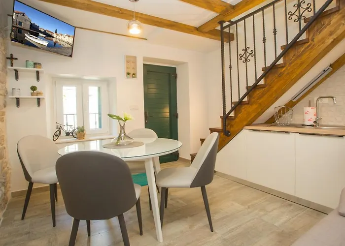 Old Center Stone House Apartman Split