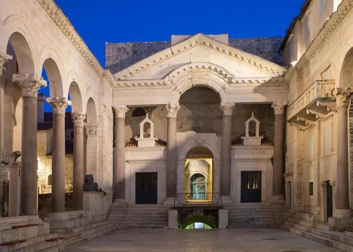شقة Old Center Stone House *