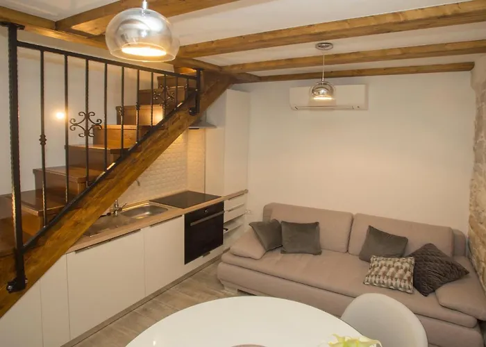 Old Center Stone House *