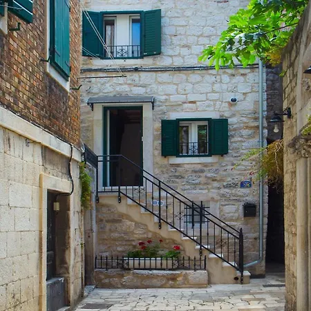 Old Center Stone House Daire *