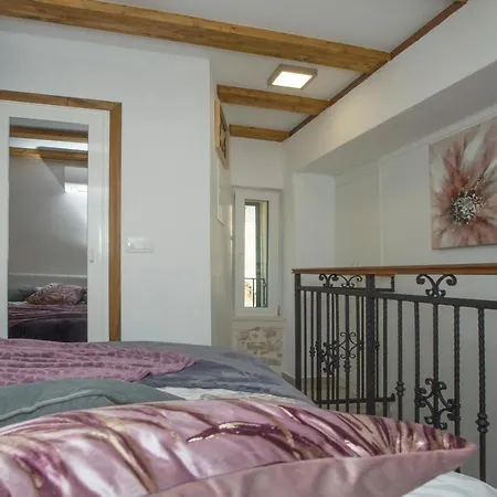 Old Center Stone House Appartamento *